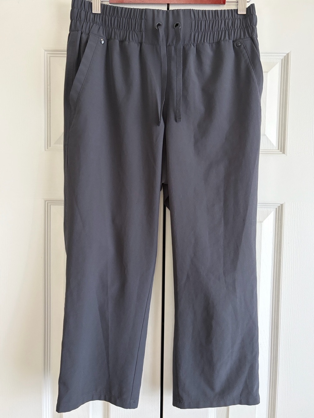 Champion Women’s Gray Elastic Waist Capris  Athletic Activewear